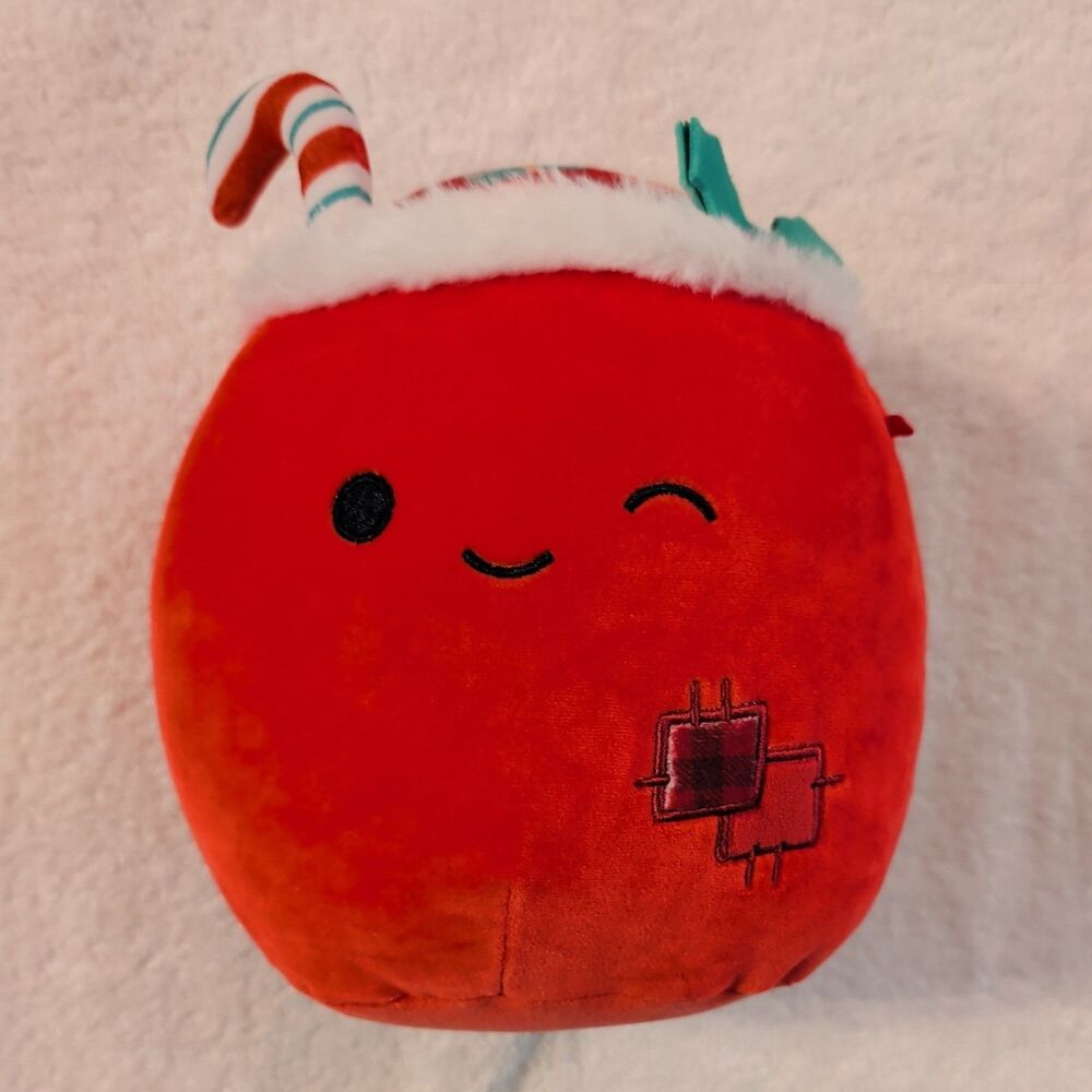 2024 Squishmallows CARRIE THE WINKING GIFT SACK 8" Holiday Christmas Plush